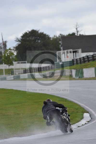 Mallory park Leicestershire;Mallory park photographs;Motorcycle action photographs;event digital images;eventdigitalimages;mallory park;no limits trackday;peter wileman photography;trackday;trackday digital images;trackday photos