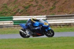 Mallory-park-Leicestershire;Mallory-park-photographs;Motorcycle-action-photographs;event-digital-images;eventdigitalimages;mallory-park;no-limits-trackday;peter-wileman-photography;trackday;trackday-digital-images;trackday-photos