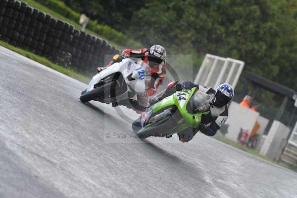 Mallory park Leicestershire;Mallory park photographs;Motorcycle action photographs;event digital images;eventdigitalimages;mallory park;no limits trackday;peter wileman photography;trackday;trackday digital images;trackday photos