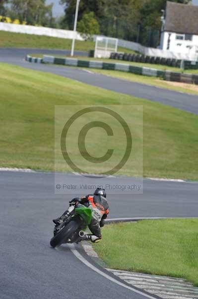 Mallory park Leicestershire;Mallory park photographs;Motorcycle action photographs;event digital images;eventdigitalimages;mallory park;no limits trackday;peter wileman photography;trackday;trackday digital images;trackday photos