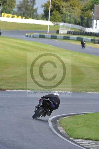 Mallory park Leicestershire;Mallory park photographs;Motorcycle action photographs;event digital images;eventdigitalimages;mallory park;no limits trackday;peter wileman photography;trackday;trackday digital images;trackday photos