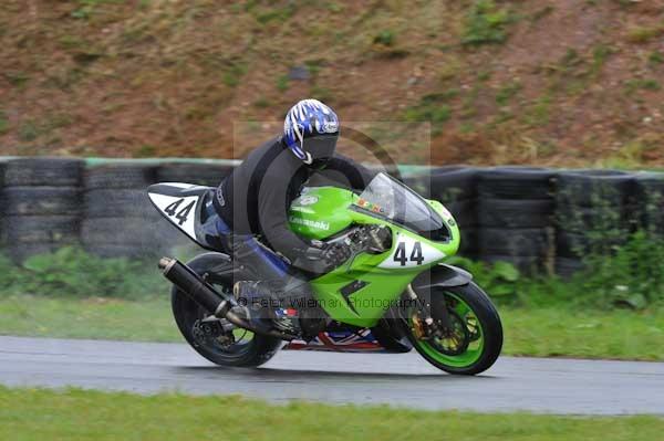 Mallory park Leicestershire;Mallory park photographs;Motorcycle action photographs;event digital images;eventdigitalimages;mallory park;no limits trackday;peter wileman photography;trackday;trackday digital images;trackday photos