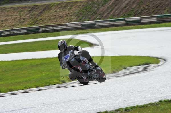Mallory park Leicestershire;Mallory park photographs;Motorcycle action photographs;event digital images;eventdigitalimages;mallory park;no limits trackday;peter wileman photography;trackday;trackday digital images;trackday photos
