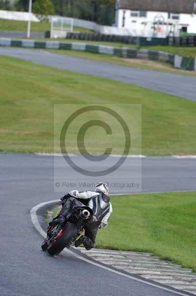 Mallory park Leicestershire;Mallory park photographs;Motorcycle action photographs;event digital images;eventdigitalimages;mallory park;no limits trackday;peter wileman photography;trackday;trackday digital images;trackday photos