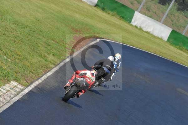 Mallory park Leicestershire;Mallory park photographs;Motorcycle action photographs;event digital images;eventdigitalimages;mallory park;no limits trackday;peter wileman photography;trackday;trackday digital images;trackday photos