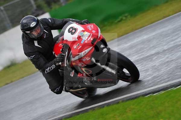 Mallory park Leicestershire;Mallory park photographs;Motorcycle action photographs;event digital images;eventdigitalimages;mallory park;no limits trackday;peter wileman photography;trackday;trackday digital images;trackday photos