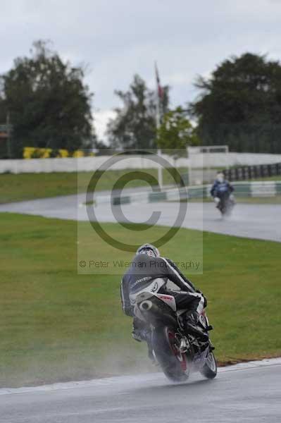 Mallory park Leicestershire;Mallory park photographs;Motorcycle action photographs;event digital images;eventdigitalimages;mallory park;no limits trackday;peter wileman photography;trackday;trackday digital images;trackday photos