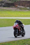 Mallory-park-Leicestershire;Mallory-park-photographs;Motorcycle-action-photographs;event-digital-images;eventdigitalimages;mallory-park;no-limits-trackday;peter-wileman-photography;trackday;trackday-digital-images;trackday-photos