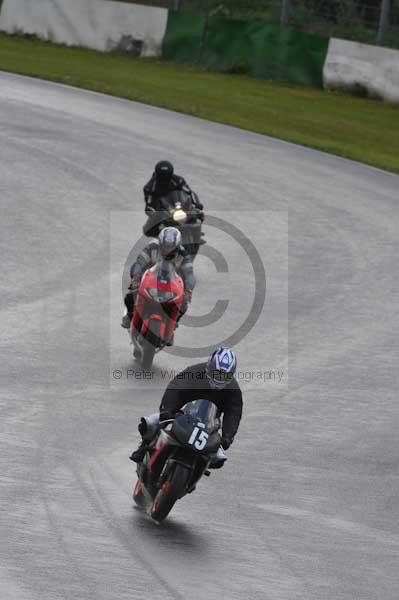Mallory park Leicestershire;Mallory park photographs;Motorcycle action photographs;event digital images;eventdigitalimages;mallory park;no limits trackday;peter wileman photography;trackday;trackday digital images;trackday photos