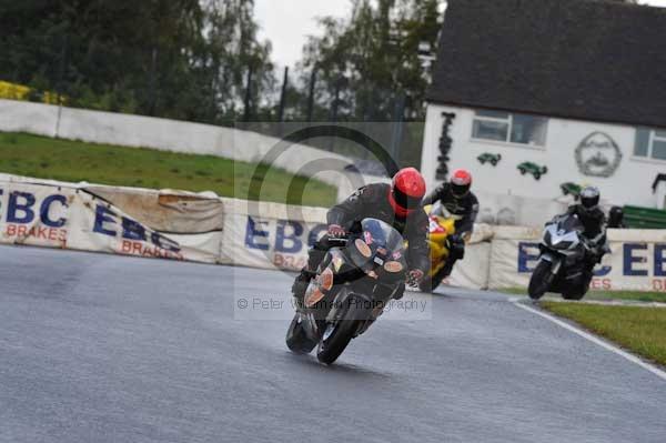 Mallory park Leicestershire;Mallory park photographs;Motorcycle action photographs;event digital images;eventdigitalimages;mallory park;no limits trackday;peter wileman photography;trackday;trackday digital images;trackday photos