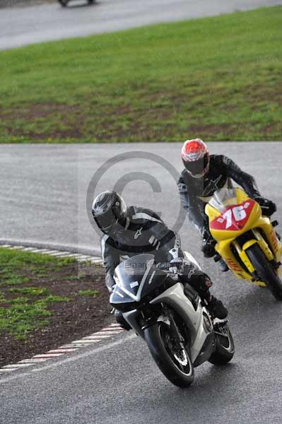 Mallory park Leicestershire;Mallory park photographs;Motorcycle action photographs;event digital images;eventdigitalimages;mallory park;no limits trackday;peter wileman photography;trackday;trackday digital images;trackday photos