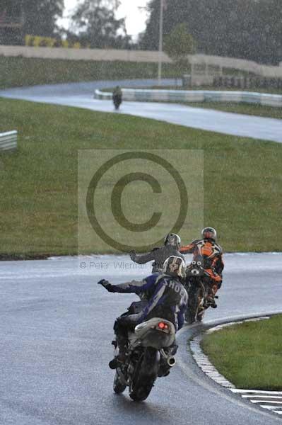 Mallory park Leicestershire;Mallory park photographs;Motorcycle action photographs;event digital images;eventdigitalimages;mallory park;no limits trackday;peter wileman photography;trackday;trackday digital images;trackday photos