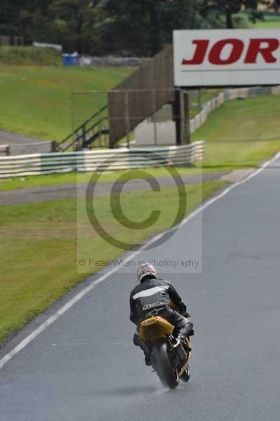 Mallory park Leicestershire;Mallory park photographs;Motorcycle action photographs;event digital images;eventdigitalimages;mallory park;no limits trackday;peter wileman photography;trackday;trackday digital images;trackday photos