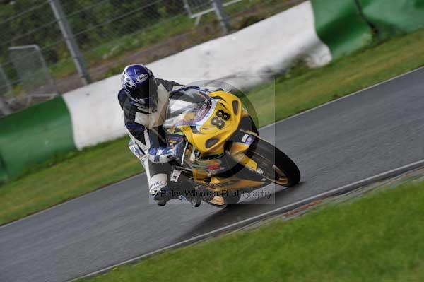 Mallory park Leicestershire;Mallory park photographs;Motorcycle action photographs;event digital images;eventdigitalimages;mallory park;no limits trackday;peter wileman photography;trackday;trackday digital images;trackday photos