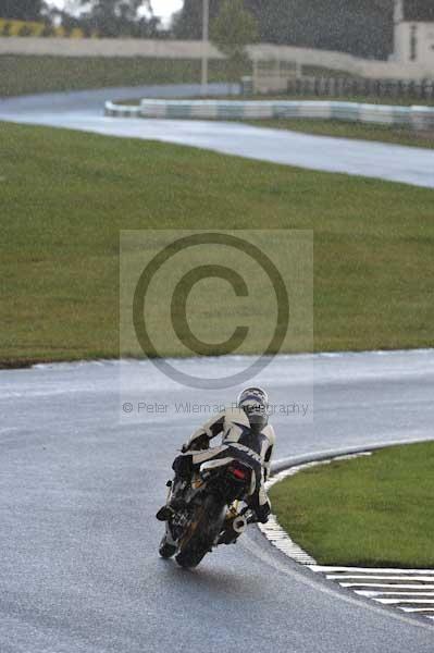 Mallory park Leicestershire;Mallory park photographs;Motorcycle action photographs;event digital images;eventdigitalimages;mallory park;no limits trackday;peter wileman photography;trackday;trackday digital images;trackday photos