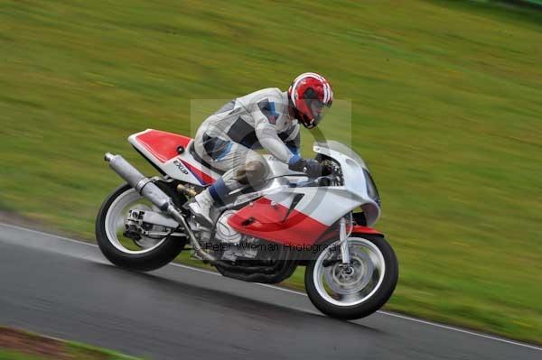 Mallory park Leicestershire;Mallory park photographs;Motorcycle action photographs;event digital images;eventdigitalimages;mallory park;no limits trackday;peter wileman photography;trackday;trackday digital images;trackday photos