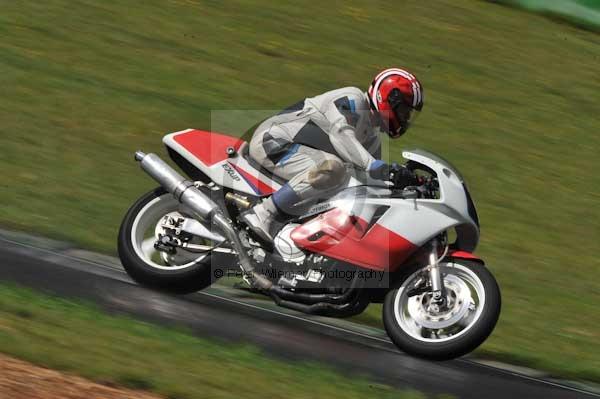 Mallory park Leicestershire;Mallory park photographs;Motorcycle action photographs;event digital images;eventdigitalimages;mallory park;no limits trackday;peter wileman photography;trackday;trackday digital images;trackday photos