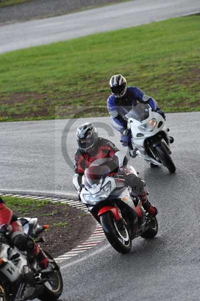 Mallory park Leicestershire;Mallory park photographs;Motorcycle action photographs;event digital images;eventdigitalimages;mallory park;no limits trackday;peter wileman photography;trackday;trackday digital images;trackday photos