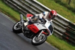 Mallory-park-Leicestershire;Mallory-park-photographs;Motorcycle-action-photographs;event-digital-images;eventdigitalimages;mallory-park;no-limits-trackday;peter-wileman-photography;trackday;trackday-digital-images;trackday-photos