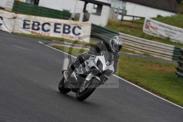Mallory park Leicestershire;Mallory park photographs;Motorcycle action photographs;event digital images;eventdigitalimages;mallory park;no limits trackday;peter wileman photography;trackday;trackday digital images;trackday photos