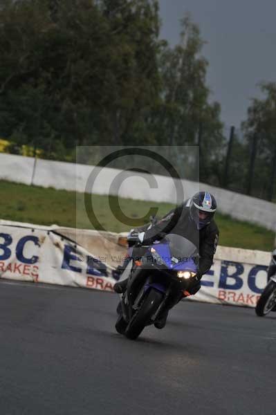 Mallory park Leicestershire;Mallory park photographs;Motorcycle action photographs;event digital images;eventdigitalimages;mallory park;no limits trackday;peter wileman photography;trackday;trackday digital images;trackday photos