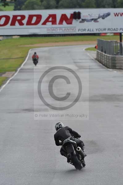 Mallory park Leicestershire;Mallory park photographs;Motorcycle action photographs;event digital images;eventdigitalimages;mallory park;no limits trackday;peter wileman photography;trackday;trackday digital images;trackday photos