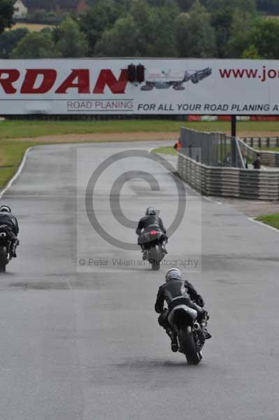 Mallory park Leicestershire;Mallory park photographs;Motorcycle action photographs;event digital images;eventdigitalimages;mallory park;no limits trackday;peter wileman photography;trackday;trackday digital images;trackday photos