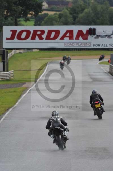 Mallory park Leicestershire;Mallory park photographs;Motorcycle action photographs;event digital images;eventdigitalimages;mallory park;no limits trackday;peter wileman photography;trackday;trackday digital images;trackday photos