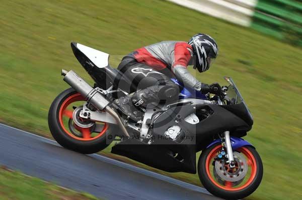Mallory park Leicestershire;Mallory park photographs;Motorcycle action photographs;event digital images;eventdigitalimages;mallory park;no limits trackday;peter wileman photography;trackday;trackday digital images;trackday photos