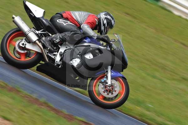 Mallory park Leicestershire;Mallory park photographs;Motorcycle action photographs;event digital images;eventdigitalimages;mallory park;no limits trackday;peter wileman photography;trackday;trackday digital images;trackday photos