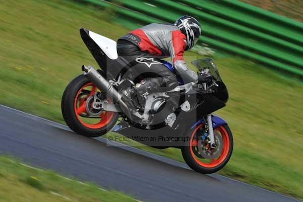 Mallory park Leicestershire;Mallory park photographs;Motorcycle action photographs;event digital images;eventdigitalimages;mallory park;no limits trackday;peter wileman photography;trackday;trackday digital images;trackday photos