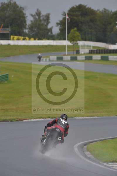 Mallory park Leicestershire;Mallory park photographs;Motorcycle action photographs;event digital images;eventdigitalimages;mallory park;no limits trackday;peter wileman photography;trackday;trackday digital images;trackday photos