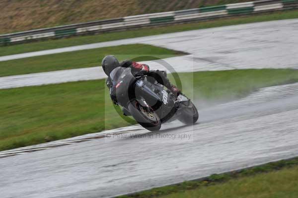 Mallory park Leicestershire;Mallory park photographs;Motorcycle action photographs;event digital images;eventdigitalimages;mallory park;no limits trackday;peter wileman photography;trackday;trackday digital images;trackday photos
