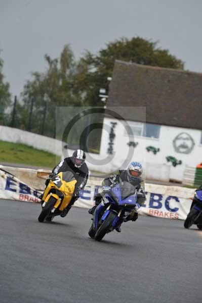 Mallory park Leicestershire;Mallory park photographs;Motorcycle action photographs;event digital images;eventdigitalimages;mallory park;no limits trackday;peter wileman photography;trackday;trackday digital images;trackday photos