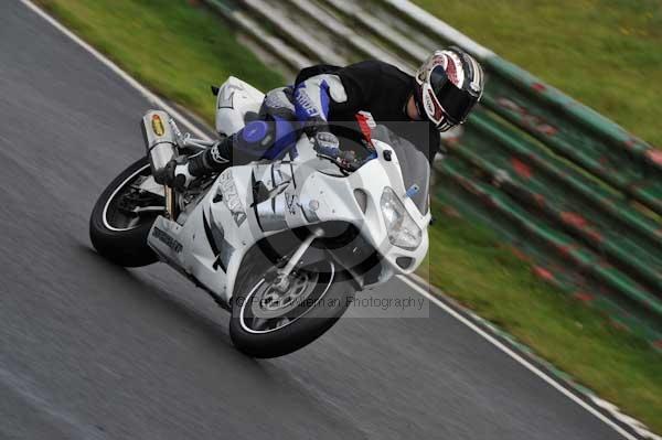 Mallory park Leicestershire;Mallory park photographs;Motorcycle action photographs;event digital images;eventdigitalimages;mallory park;no limits trackday;peter wileman photography;trackday;trackday digital images;trackday photos