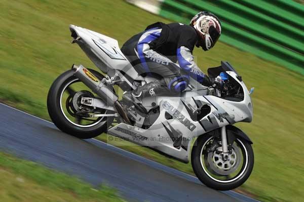 Mallory park Leicestershire;Mallory park photographs;Motorcycle action photographs;event digital images;eventdigitalimages;mallory park;no limits trackday;peter wileman photography;trackday;trackday digital images;trackday photos
