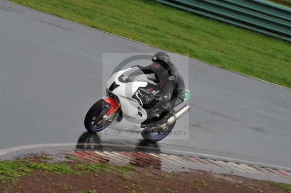 Mallory park Leicestershire;Mallory park photographs;Motorcycle action photographs;event digital images;eventdigitalimages;mallory park;no limits trackday;peter wileman photography;trackday;trackday digital images;trackday photos