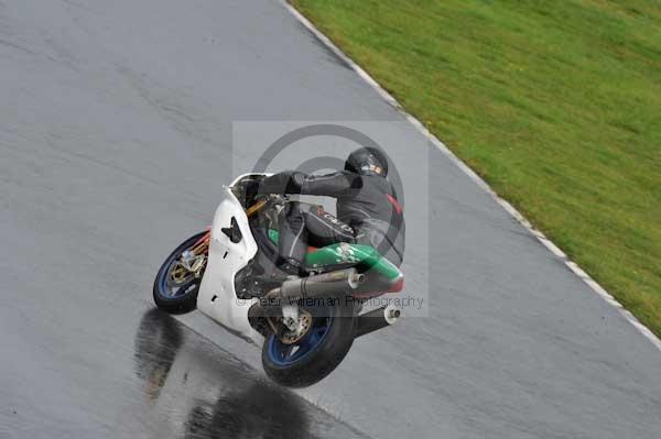 Mallory park Leicestershire;Mallory park photographs;Motorcycle action photographs;event digital images;eventdigitalimages;mallory park;no limits trackday;peter wileman photography;trackday;trackday digital images;trackday photos