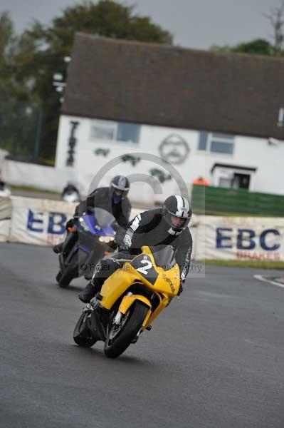 Mallory park Leicestershire;Mallory park photographs;Motorcycle action photographs;event digital images;eventdigitalimages;mallory park;no limits trackday;peter wileman photography;trackday;trackday digital images;trackday photos