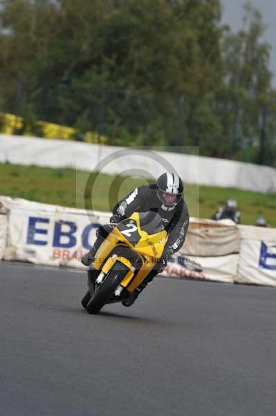 Mallory park Leicestershire;Mallory park photographs;Motorcycle action photographs;event digital images;eventdigitalimages;mallory park;no limits trackday;peter wileman photography;trackday;trackday digital images;trackday photos