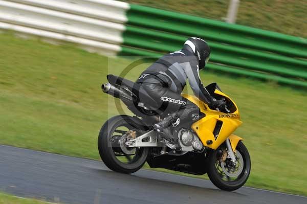 Mallory park Leicestershire;Mallory park photographs;Motorcycle action photographs;event digital images;eventdigitalimages;mallory park;no limits trackday;peter wileman photography;trackday;trackday digital images;trackday photos