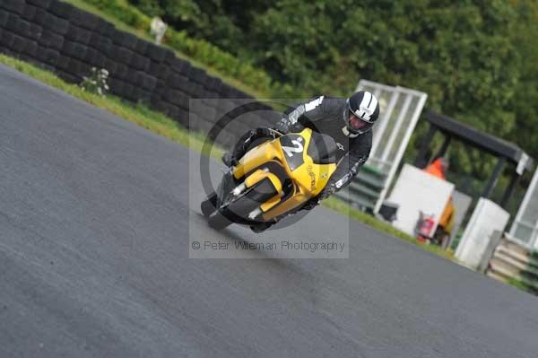 Mallory park Leicestershire;Mallory park photographs;Motorcycle action photographs;event digital images;eventdigitalimages;mallory park;no limits trackday;peter wileman photography;trackday;trackday digital images;trackday photos