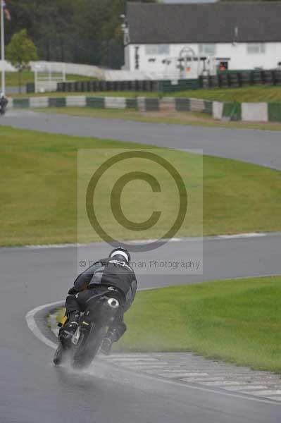 Mallory park Leicestershire;Mallory park photographs;Motorcycle action photographs;event digital images;eventdigitalimages;mallory park;no limits trackday;peter wileman photography;trackday;trackday digital images;trackday photos