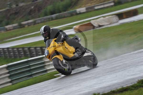Mallory park Leicestershire;Mallory park photographs;Motorcycle action photographs;event digital images;eventdigitalimages;mallory park;no limits trackday;peter wileman photography;trackday;trackday digital images;trackday photos