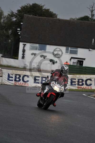 Mallory park Leicestershire;Mallory park photographs;Motorcycle action photographs;event digital images;eventdigitalimages;mallory park;no limits trackday;peter wileman photography;trackday;trackday digital images;trackday photos