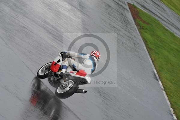 Mallory park Leicestershire;Mallory park photographs;Motorcycle action photographs;event digital images;eventdigitalimages;mallory park;no limits trackday;peter wileman photography;trackday;trackday digital images;trackday photos