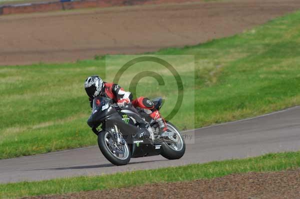 Motorcycle action photographs;Rockingham;Rockingham photographs;event digital images;eventdigitalimages;no limits trackday;peter wileman photography;rockingham corby northamptonshire;trackday;trackday digital images;trackday photos
