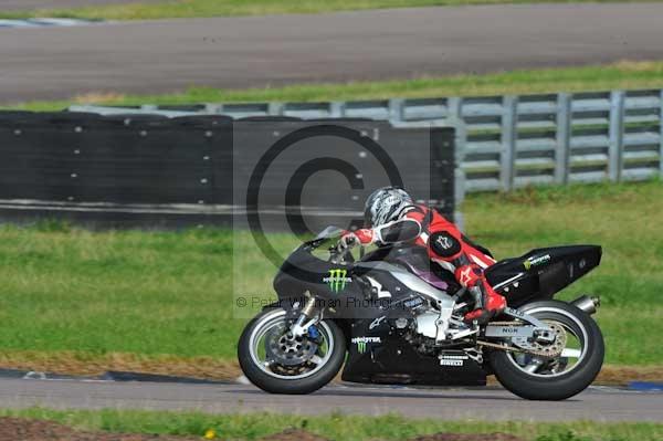Motorcycle action photographs;Rockingham;Rockingham photographs;event digital images;eventdigitalimages;no limits trackday;peter wileman photography;rockingham corby northamptonshire;trackday;trackday digital images;trackday photos