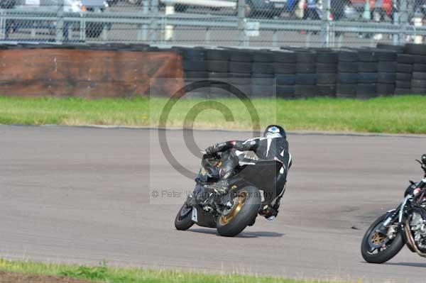 Motorcycle action photographs;Rockingham;Rockingham photographs;event digital images;eventdigitalimages;no limits trackday;peter wileman photography;rockingham corby northamptonshire;trackday;trackday digital images;trackday photos