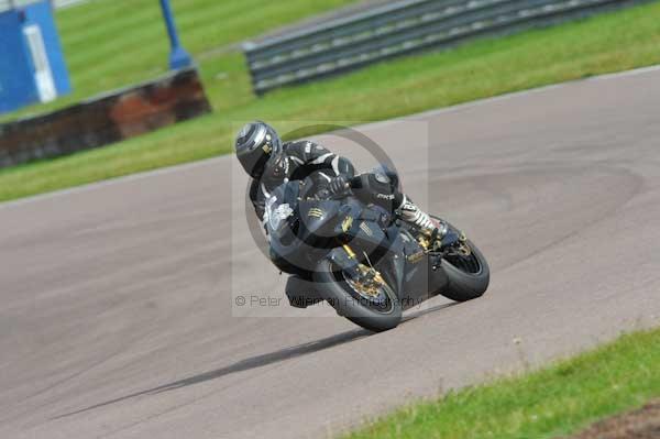 Motorcycle action photographs;Rockingham;Rockingham photographs;event digital images;eventdigitalimages;no limits trackday;peter wileman photography;rockingham corby northamptonshire;trackday;trackday digital images;trackday photos